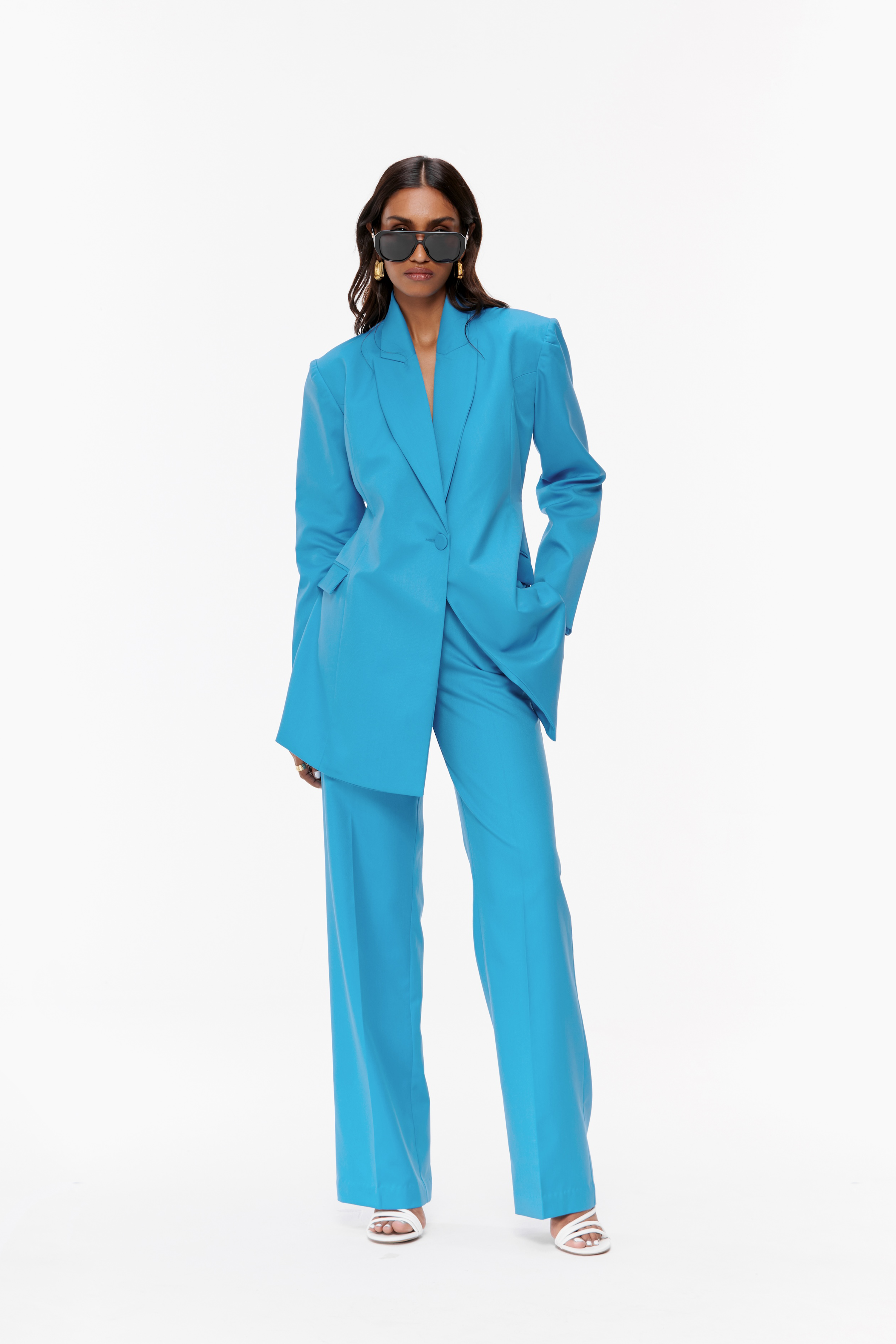 Azure Blue Open-Back Sleek Suit – Qua