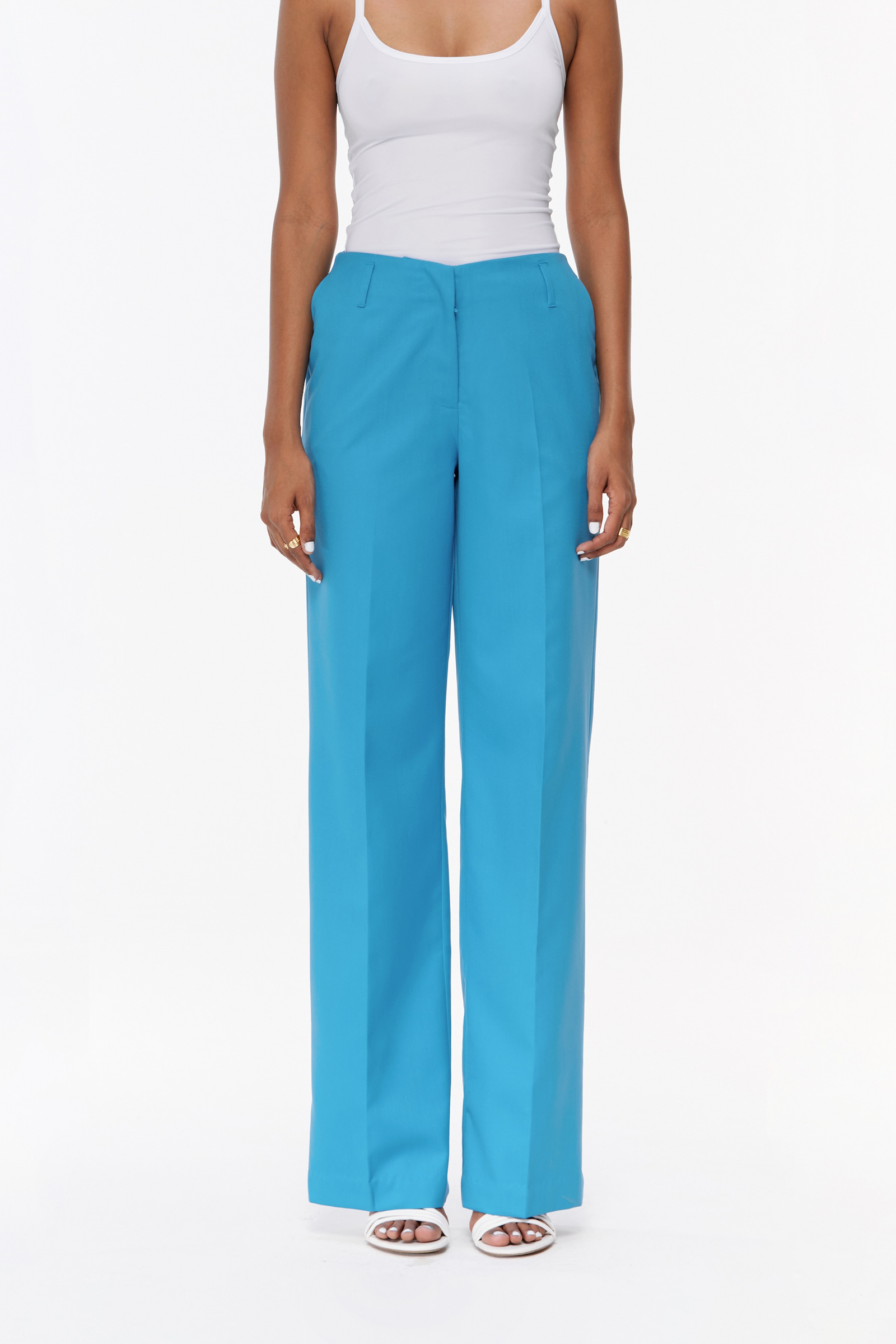 Azure Blue Open-Back Sleek Suit – Qua