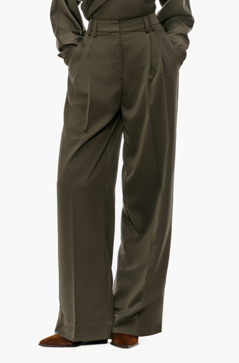 Wide-leg Pleated Trousers