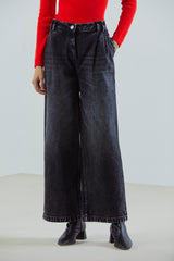 Wide-Leg Pleated Jeans