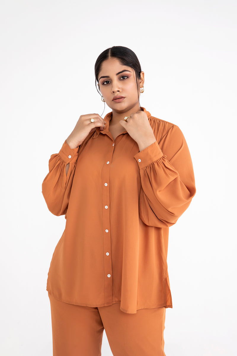 Monotone Fluid Shirt
