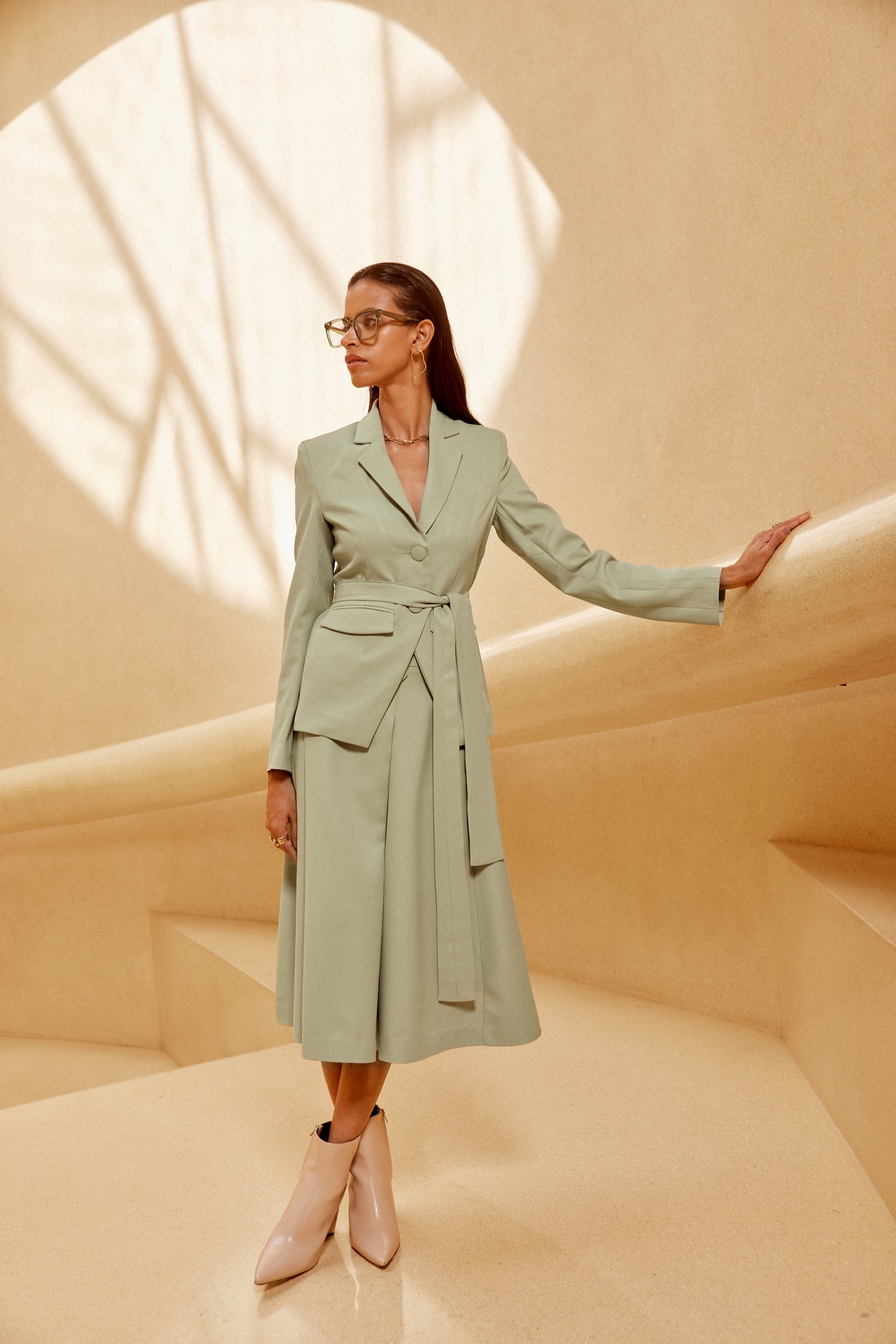 Belted Tailored Blazer Qua Belted Tailored Blazer Qua